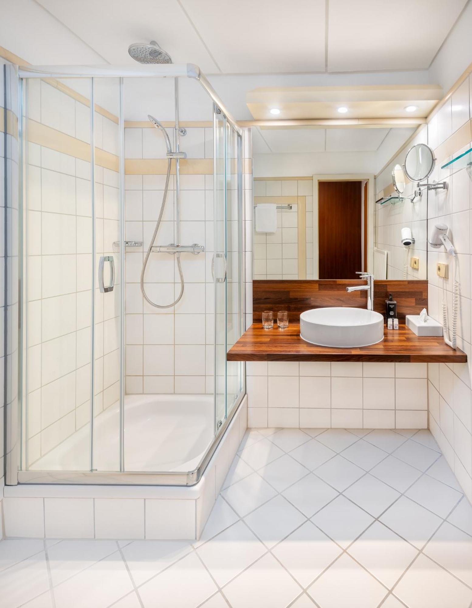 Wyndham Garden Koblenz Hotel 4*
