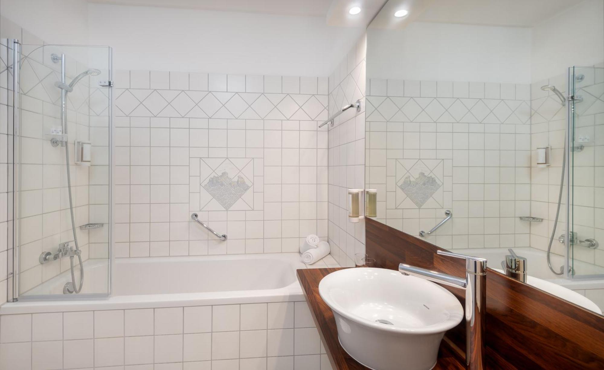 Hotel Wyndham Garden Koblenz 4*
